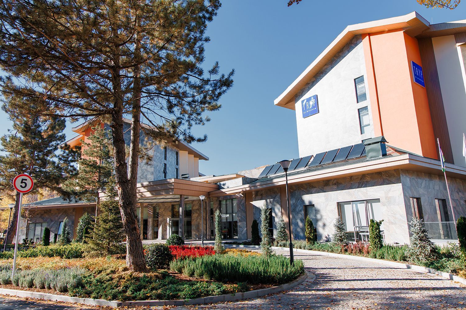 TRYP by Wyndham Chimyon